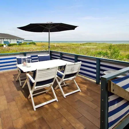 Historisches Strandanwesen Mit Meerblick By Interhome 別荘
