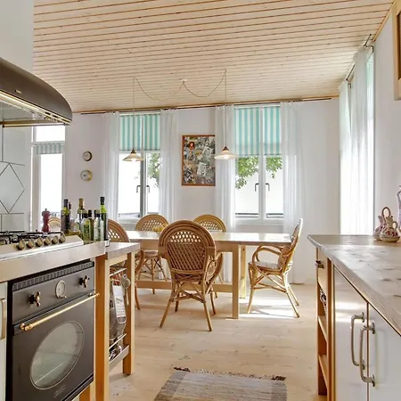Historisches Strandanwesen Mit Meerblick By Interhome Дом отдыха *