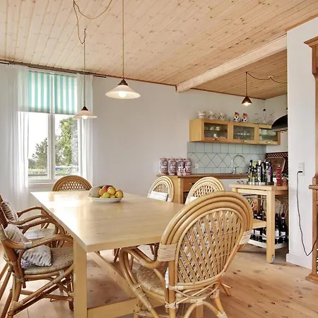 Дом отдыха Historisches Strandanwesen Mit Meerblick By Interhome Нюборг