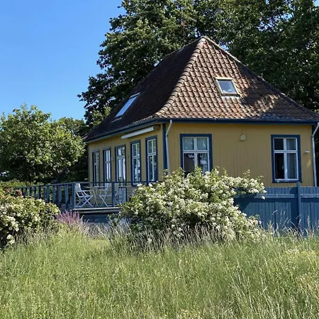 Historisches Strandanwesen Mit Meerblick By Interhome *