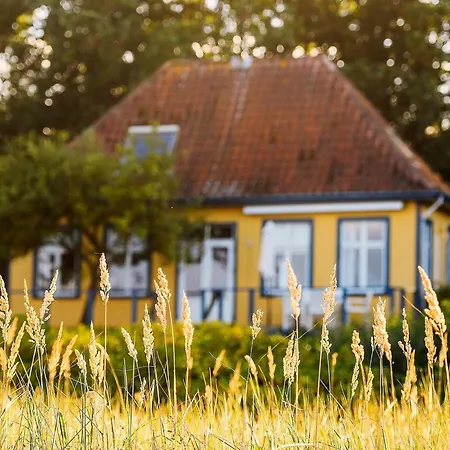 Historisches Strandanwesen Mit Meerblick By Interhome *