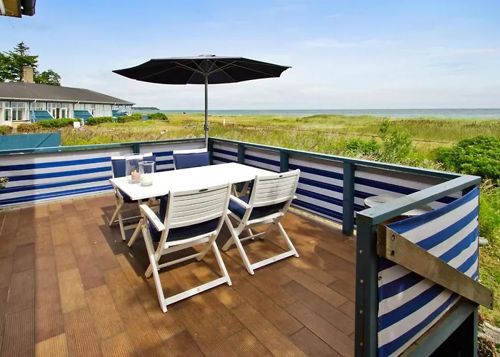 Historisches Strandanwesen Mit Meerblick By Interhome 別荘