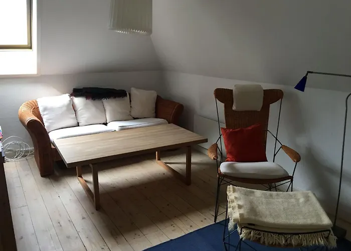 Historisches Strandanwesen Mit Meerblick By Interhome * ニュボー