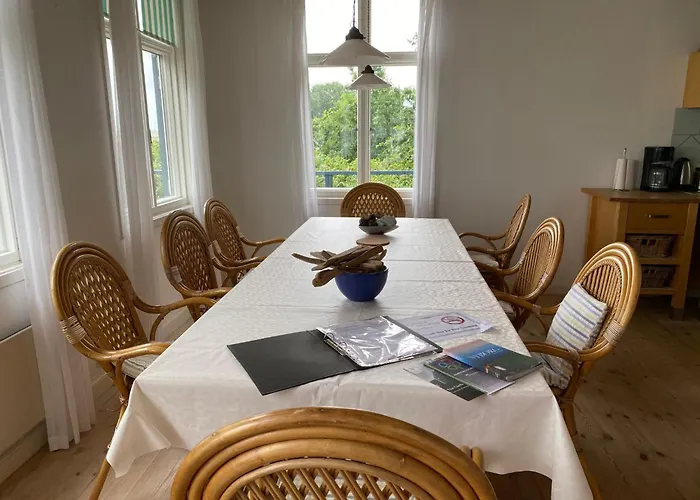 Historisches Strandanwesen Mit Meerblick By Interhome Hébergement de vacances