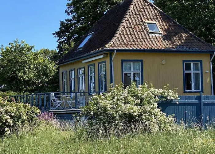 Historisches Strandanwesen Mit Meerblick By Interhome *