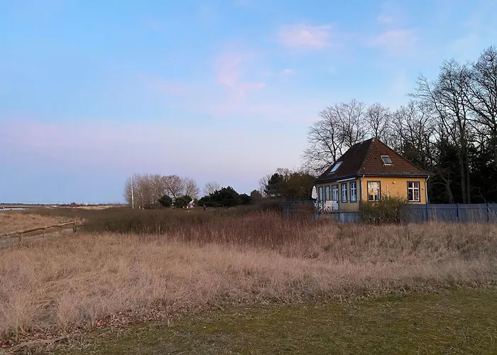 Historisches Strandanwesen Mit Meerblick By Interhome 別荘 *