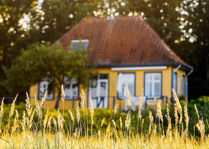 Historisches Strandanwesen Mit Meerblick By Interhome *